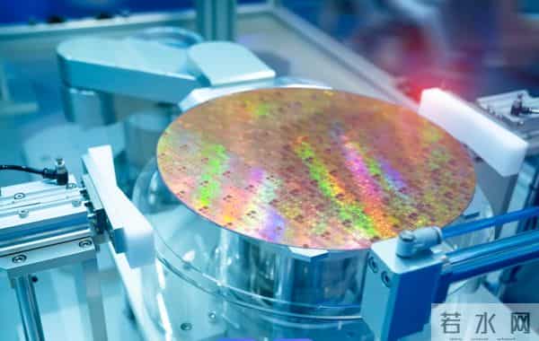 特朗普“空手套白狼”？先赶华裔CEO，再89亿当老板，真相来了