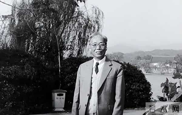 1985年，一个误判让中国付出上万亿代价，一代巨星也因此含恨而终