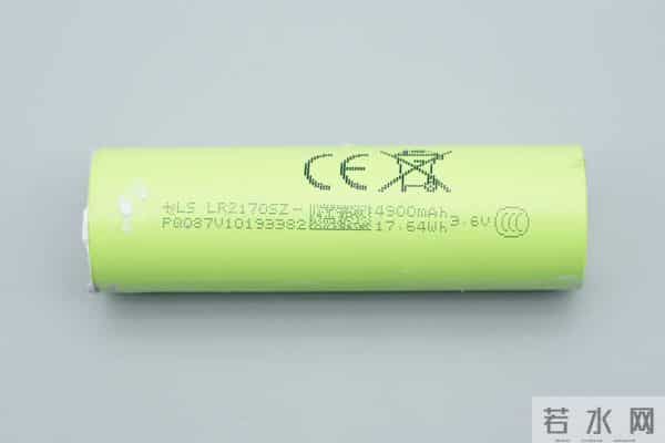 自带线 + 数显屏 + 120W 快充+ 20000mah，酷态科 25 号超级电能块 SE拆解