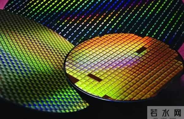 仅差1美元，他误成芯片霸主，同门师弟却弃美回国，誓死突围！