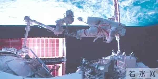 神舟二十一号首次出舱成功，碎片防护装置安装完成，下次将修飞船