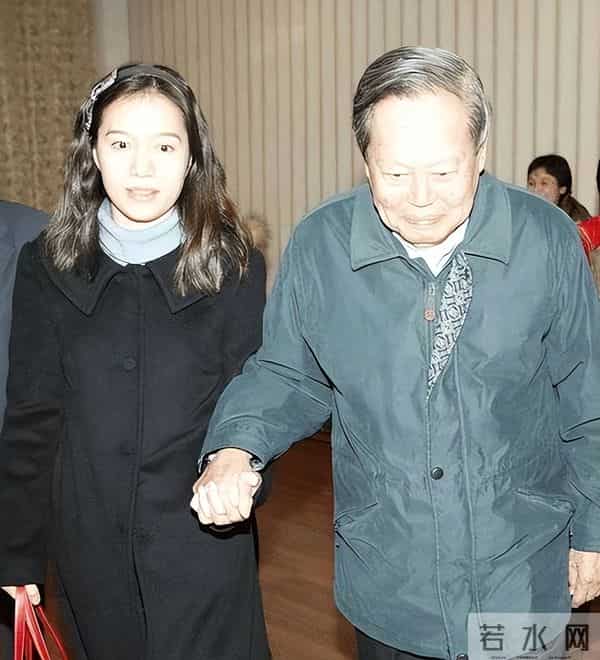 翁帆公开悼念杨振宁，暴露对他的特别称呼，字字暗藏深意