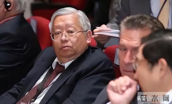 退休即叛逃!台积电75岁前副总带20箱机密,转身就成英特尔副总裁