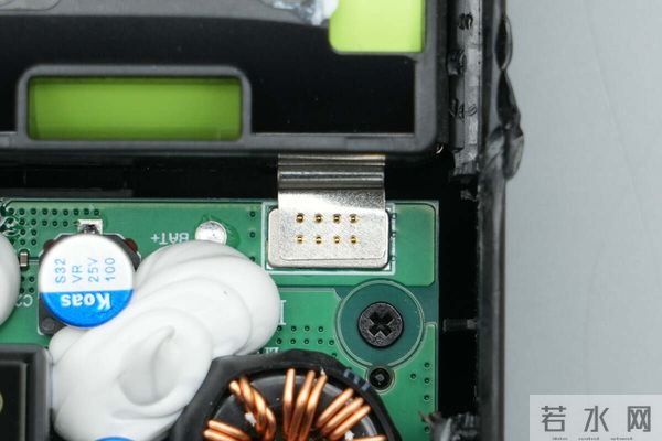 自带线 + 数显屏 + 120W 快充+ 20000mah，酷态科 25 号超级电能块 SE拆解