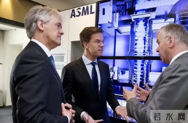 “咬死”ASML,禁止维修光刻机只是开始,轮到中国工程师头疼了!