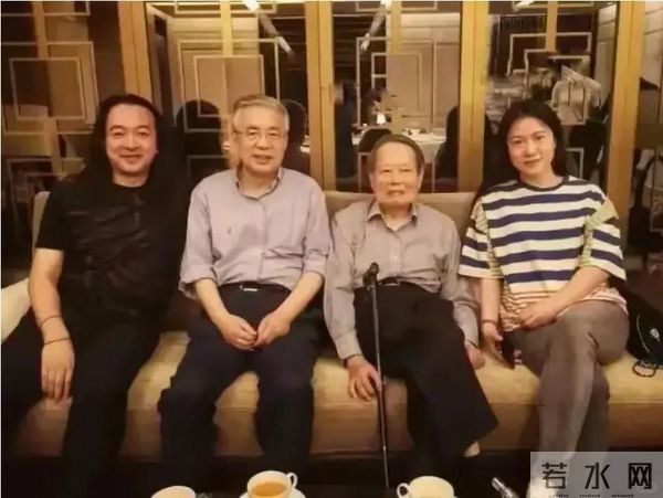 翁帆首次发声追忆杨振宁，数次哽咽，泣不成声，继子杨光诺没说错