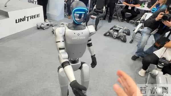 中美"机器人暗战"打响！180万台工业机器人，中国凭啥领先美国？