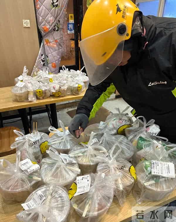 单量涨了，心却凉了：餐饮人不敢说的真话，外卖正在逼死小店！