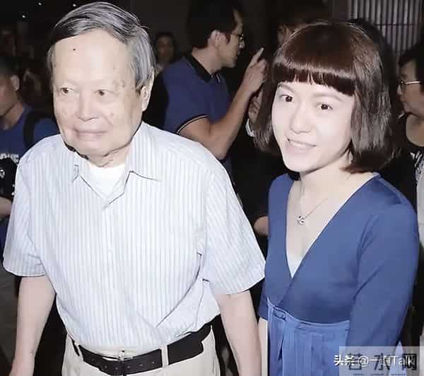 一场追思会，戳穿翁帆沉默两个月真相，原来杨振宁生前真的没说错