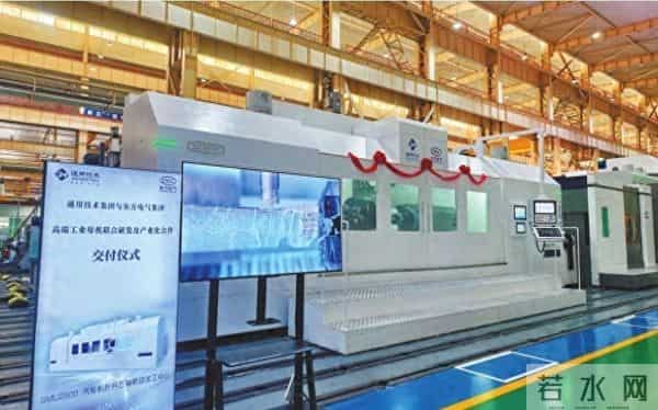 国产机床破纪录交付，核心技术谁先卡脖？东北工厂藏着什么秘密。