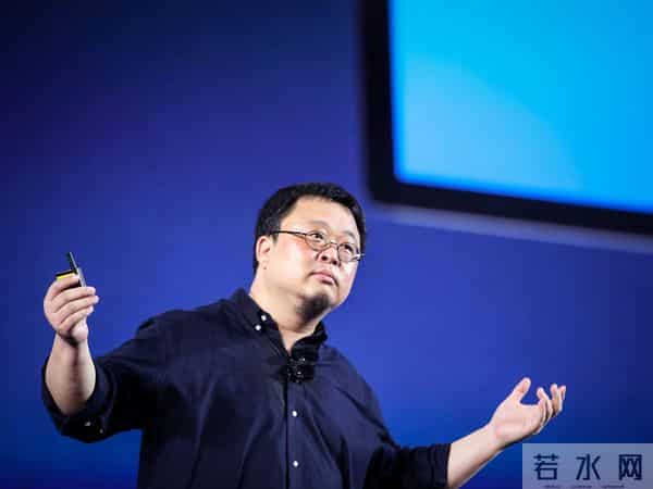 罗永浩为何怒批“牙膏式”创新？3499元的豆包AI手机让大厂慌了