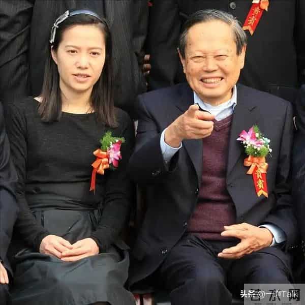 一场追思会，戳穿翁帆沉默两个月真相，原来杨振宁生前真的没说错