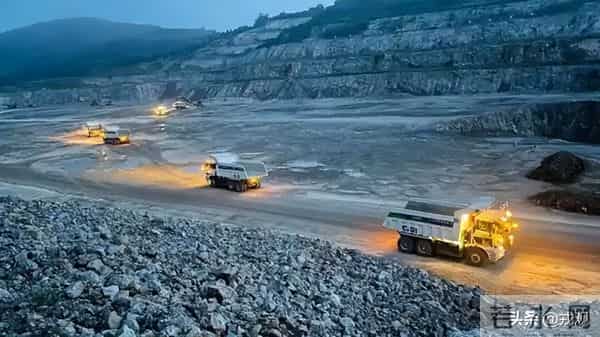 冰原上的钢铁军团！中国无人矿卡干翻欧美，创3项全球第一！