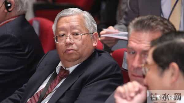 75岁芯片大佬潜逃美国!带核心技术机密,中国半导体暗战再添变数
