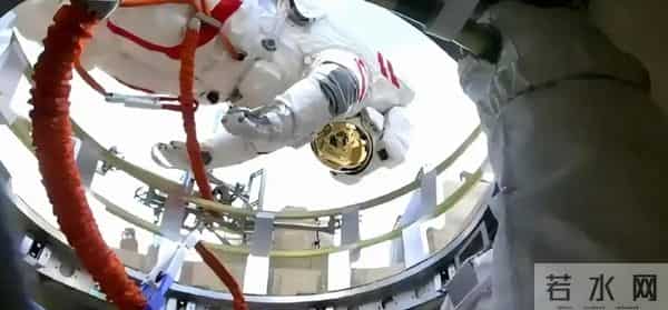 神21乘组立大功！空间站传出好消息，大家最担心的事情尘埃落地了
