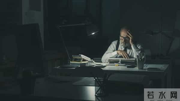 别再为PPT熬夜！国产AI工具让你专注内容，省出时间过周末