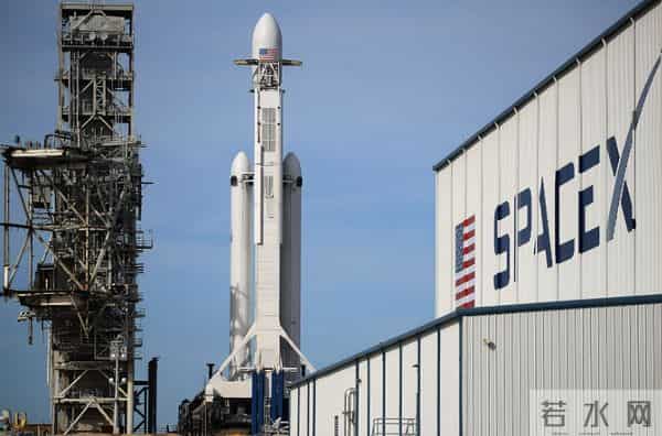 中美又站在新的竞争领域，马斯克率先亮剑，中国如何接招？