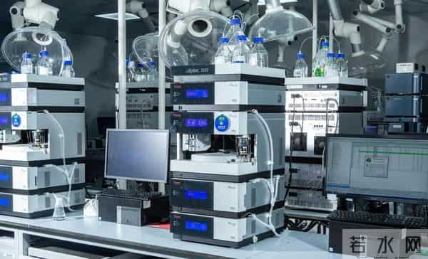 光刻机巨头陷入困局，中国造不成光刻机，但是要造一个光刻工厂！