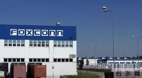 全都反了！又一个代工巨头搬离大陆，外媒：中企还是“下水”了