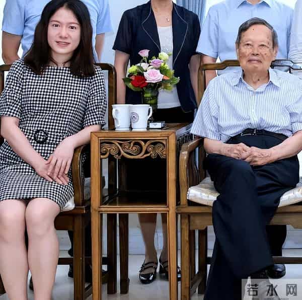 一场追思会，揭露翁帆沉默两月的真相，原来杨振宁生前确实没说错