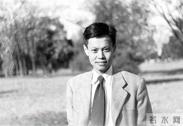 杨振宁追思会上，首次发声的翁帆，将"爷孙恋"的残酷展露无遗