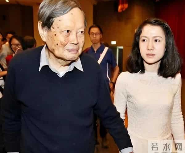 一场追思会，揭露翁帆沉默两月的真相，原来杨振宁生前确实没说错