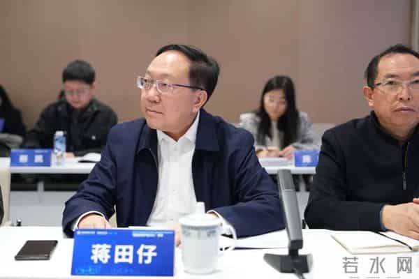 这类消费，未来或达数十万亿规模！如何更好服务老年人？上海这场闭门会上，“最强大脑”献计献策