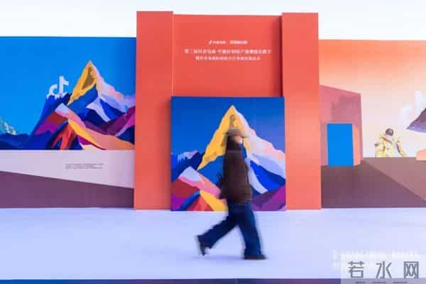 从代工车间走向直播间，平湖羽绒服产业带市场加速扩容