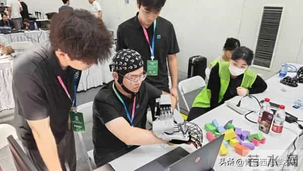 全省首个！“脑机接口”在西海岸走进现实！