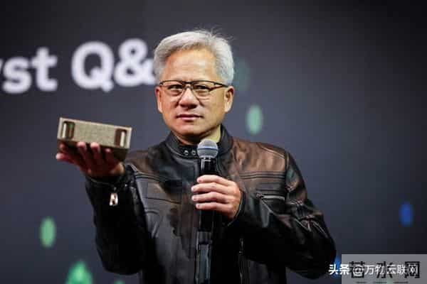 英伟达新“更新”加深护城河：从芯片到系统AI算力竞争转向平台战