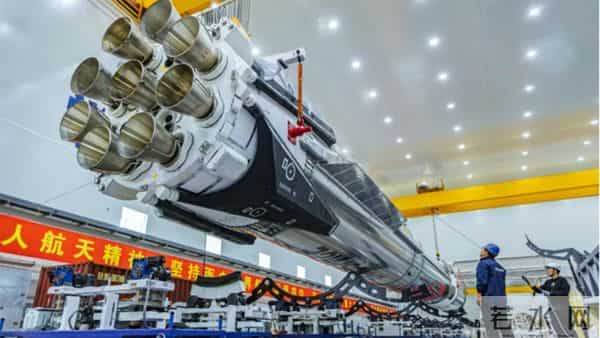 中国首枚可回收火箭来了！朱雀三号首飞不带载荷，只为“飞回来”