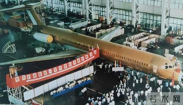 1985年，一个误判让中国付出上万亿代价，一代巨星也因此含恨而终