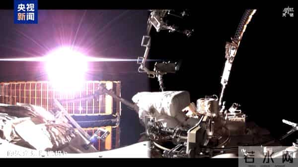 神二十一这次没修玻璃，只拍照！神舟二十号修玻璃的顺序是这样的