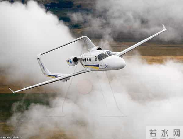 双尾喷气公务机——亚当 A700