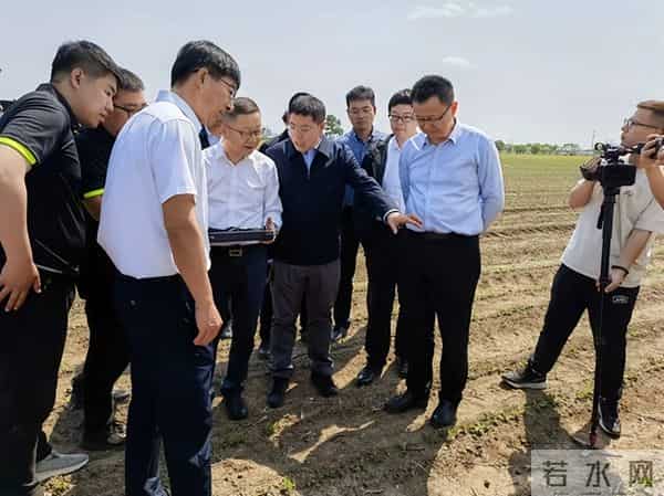 牛！2025中国5大科技惠民，激光除草、看病少遭罪，项项关系日常