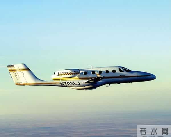 双尾喷气公务机——亚当 A700