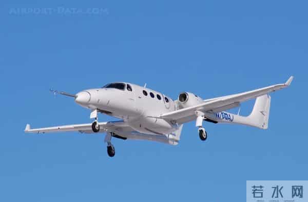 双尾喷气公务机——亚当 A700