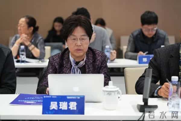 这类消费，未来或达数十万亿规模！如何更好服务老年人？上海这场闭门会上，“最强大脑”献计献策