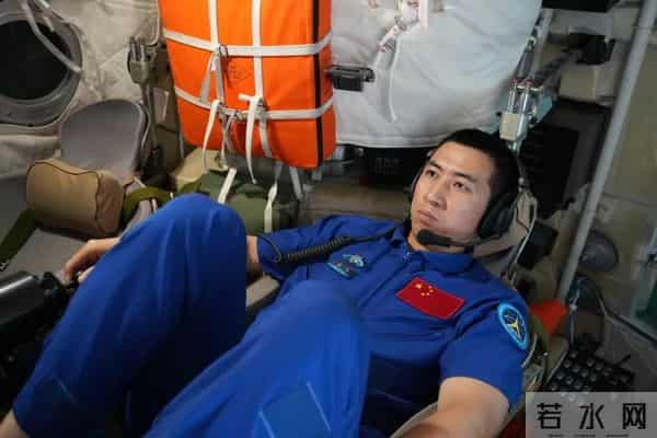 神21乘组立大功！空间站传出好消息，大家最担心的事情尘埃落地了