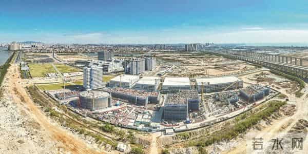 晋江睿斯科肿瘤先进粒子治疗设备生产基地建设现场一片繁忙