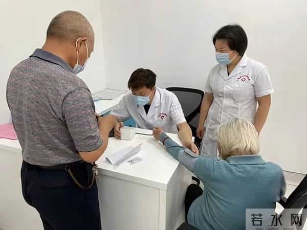 最新研究发现揭秘-头上每一根白发，可能都是抗病防御的外在表现