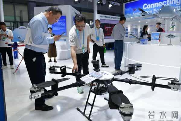 院士解码“安全飞”，广东低空“全家福”亮相｜广州低贸会