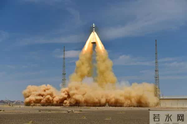 NASA前局长怒批美国航天：登月计划在技术上不可行，学学中国吧！