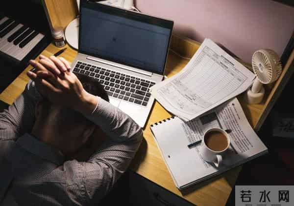 别再为PPT熬夜！国产AI工具让你专注内容，省出时间过周末