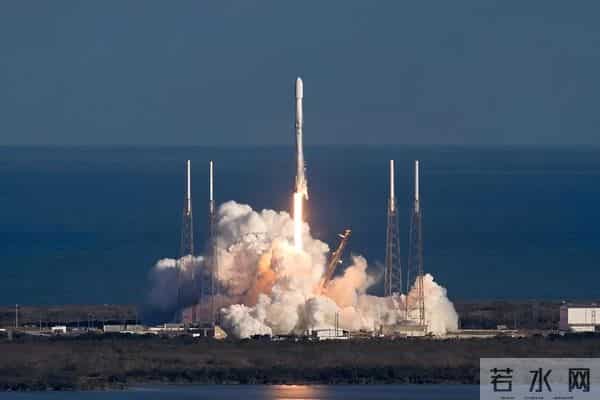 劲爆!马斯克接受访谈时,再度聊起了微信,马斯克表示,中国用户的生活高度依赖微信,因中国人用一个App搞定一切!西方十年也学不会