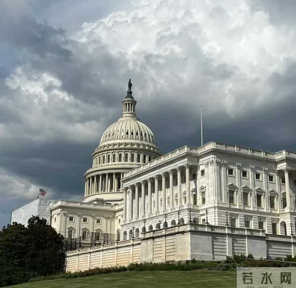 特朗普很好奇：我恩准英伟达赚中国的钱，中国怎么报答我才够本？