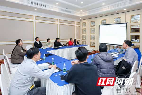 全国首个GPMI插入式微型机顶盒创新应用商用样板点在湘发布