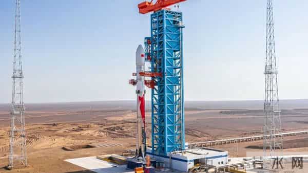 中国首枚可回收火箭来了！朱雀三号首飞不带载荷，只为“飞回来”