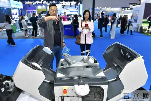 院士解码“安全飞”，广东低空“全家福”亮相｜广州低贸会