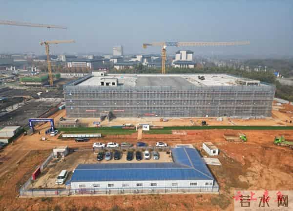 跑出“芯”速度 嘉鱼芯片封测项目加快推进 预计明年5月投产